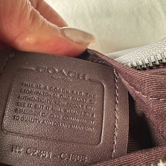 Coach lilac hobo bag! - Picture 4 of 4